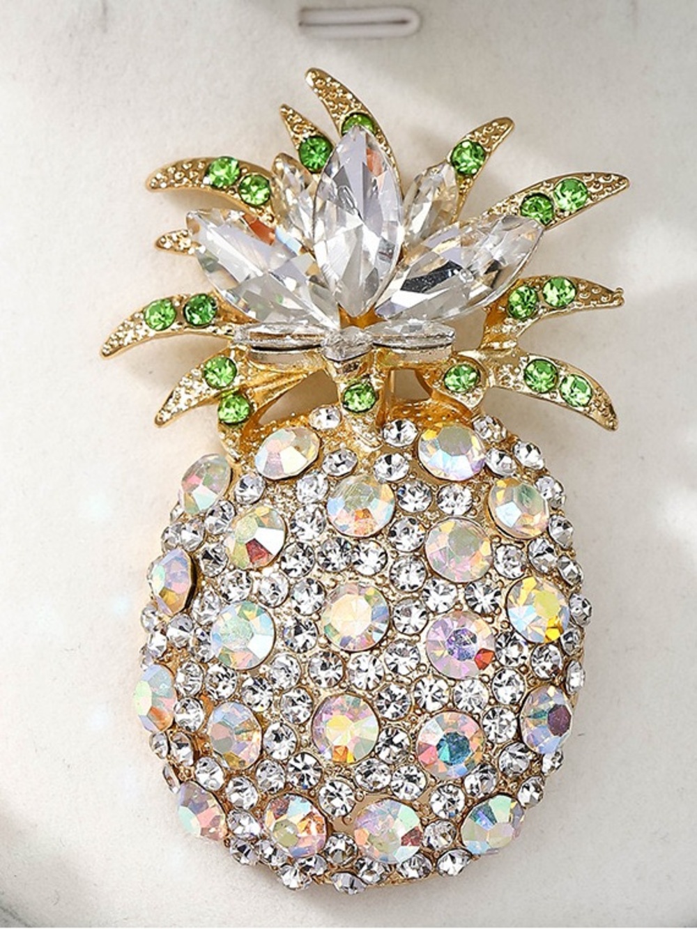 Luxury Crystal Pineapple Brooch Pin – Gold Tone Rhinestone Fruit Lapel Pin.